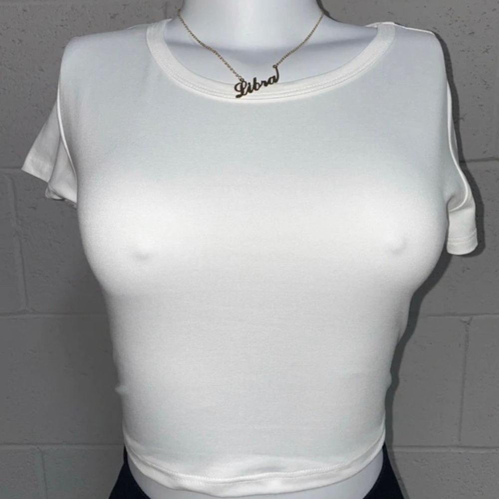 White TEE Crop Top😍